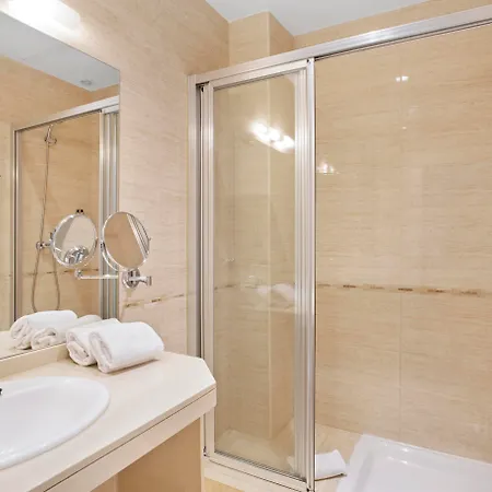 Apartment Metropolis Sevilla *